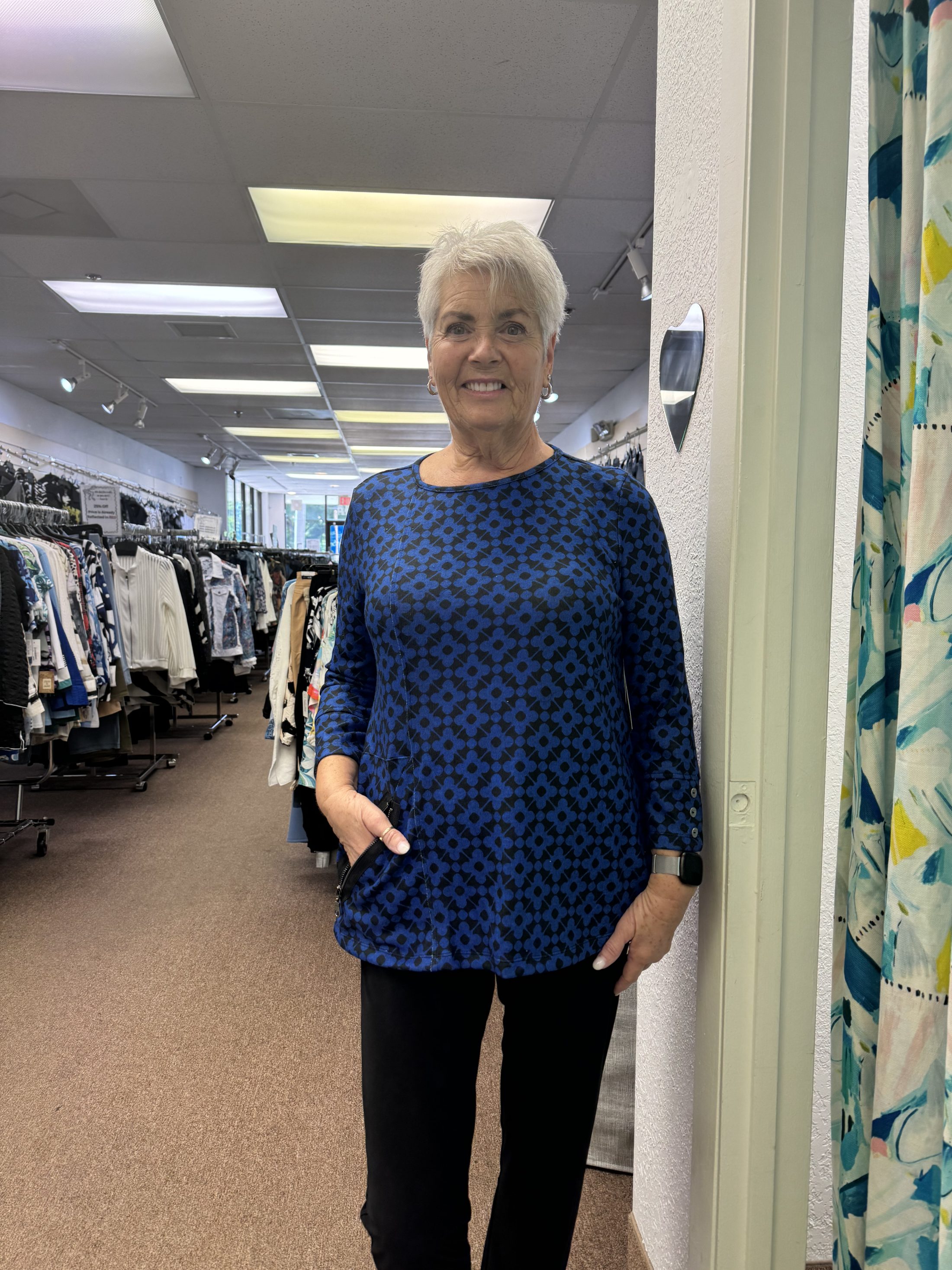 3/4 Sleeve Scoop Neck Top w/Zip Pocket