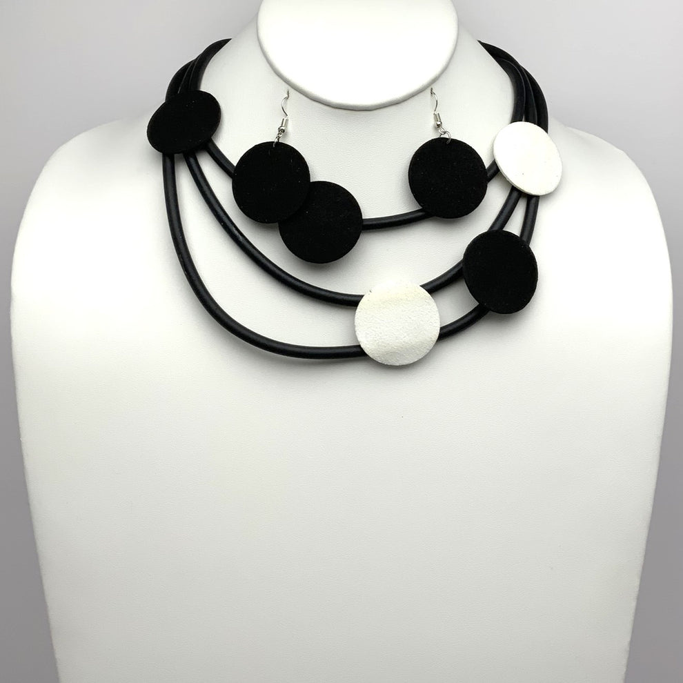 Short Three Layer Necklace with Felt Round Circles
