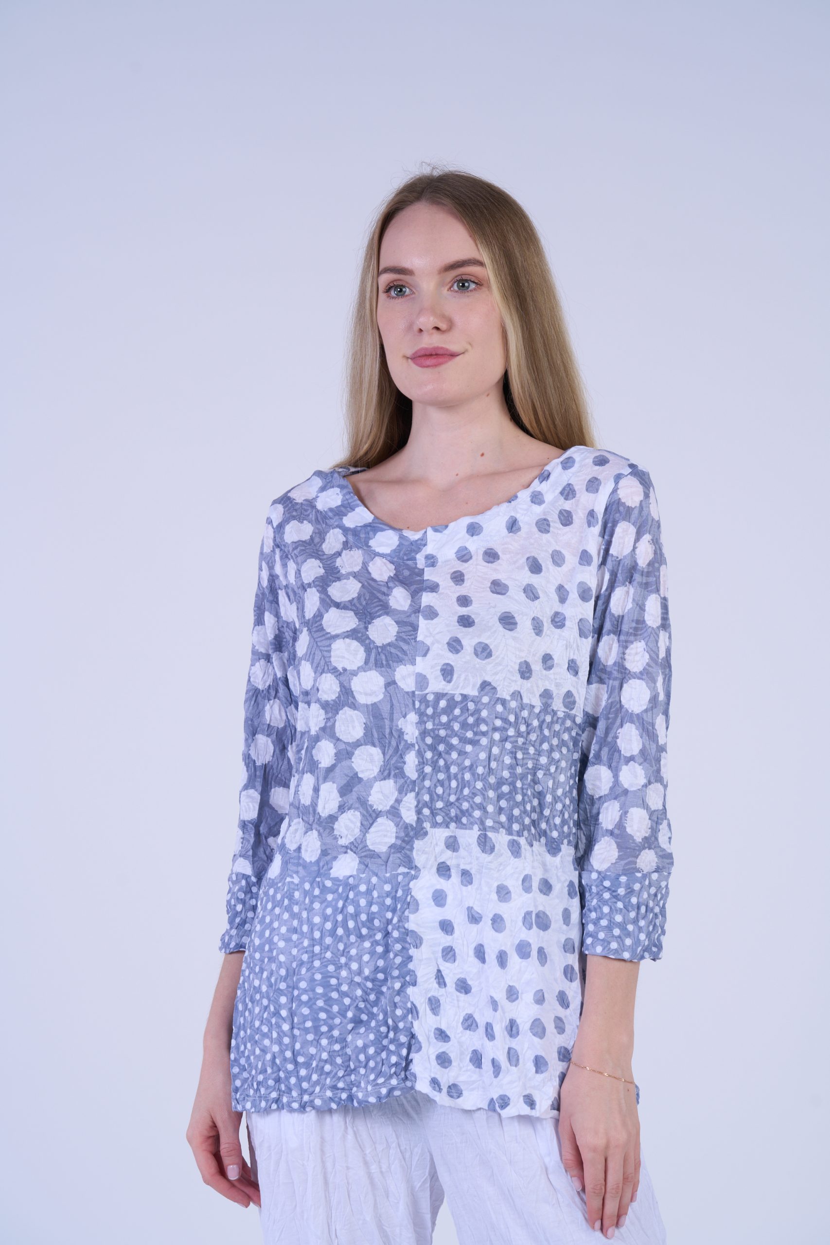 Round Neck 3/4 Sleeve Crinkle Top