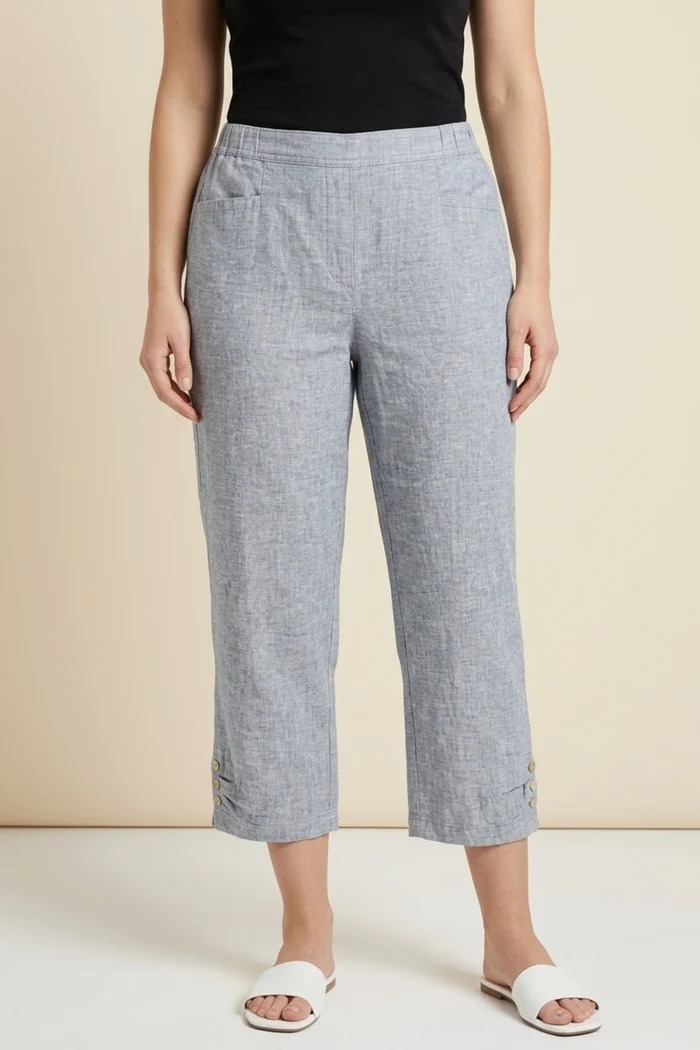 Pleat Button Capri Pant